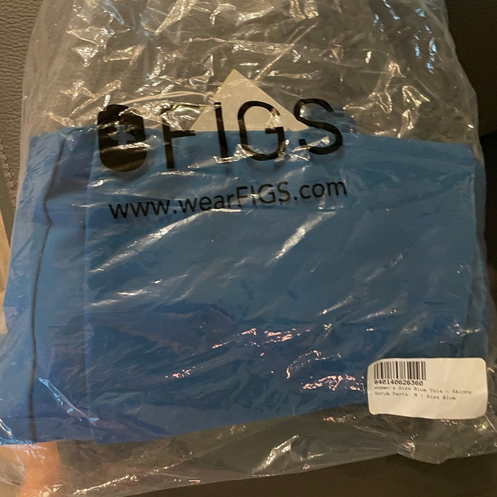 Figs Yola Alphs Medium